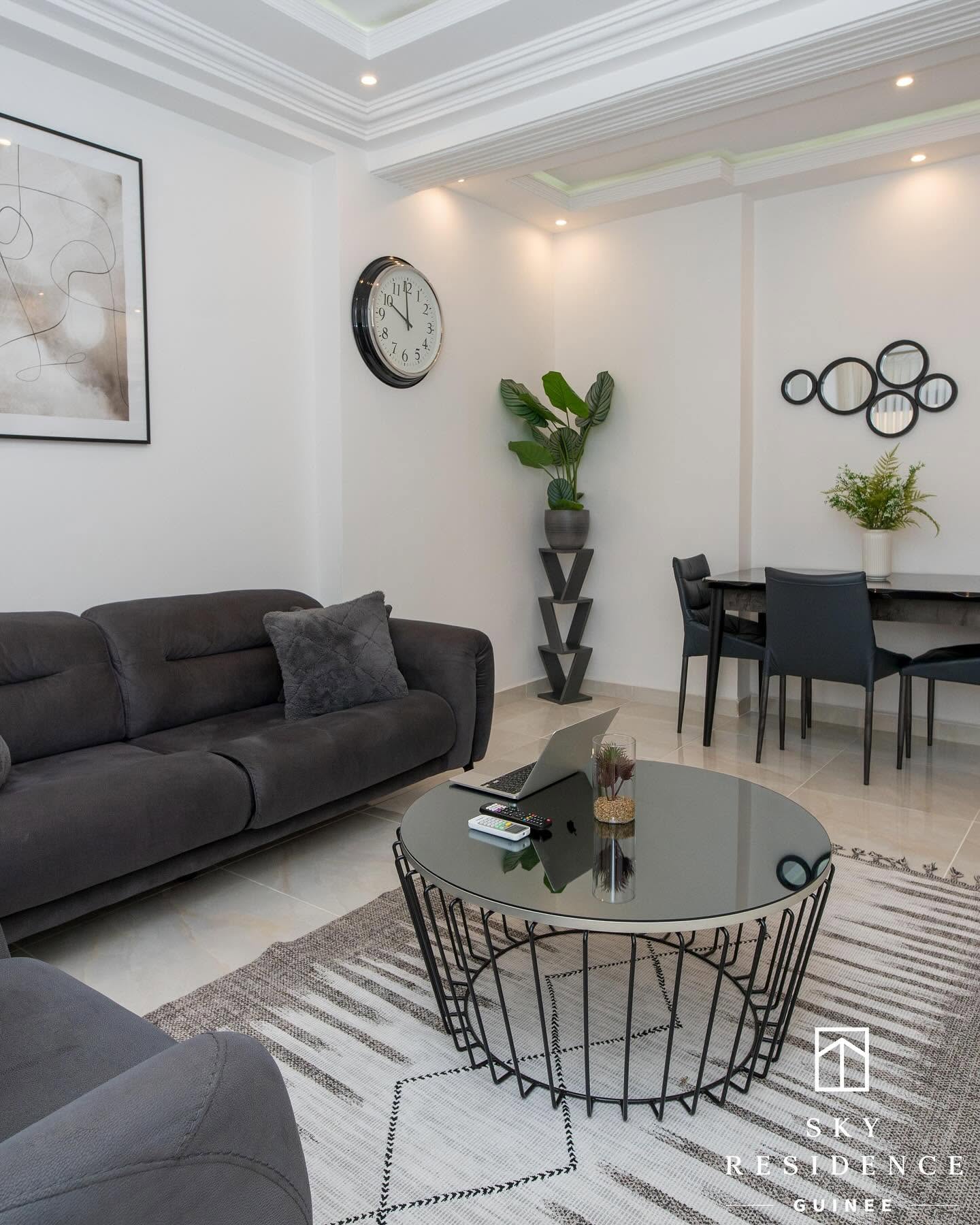 Séjour meublé d'un appartement Sky Residence à Conakry