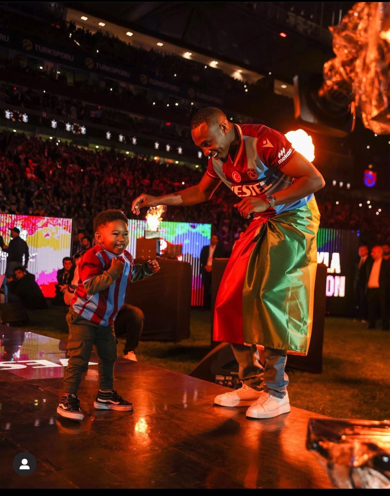 Fodé Koita et son fils lors de la fête du titre